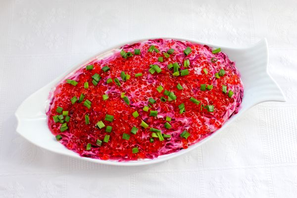 Праздничный салат «Лосось в тулупе» - простой рецепт изысканного блюда Готовый салат