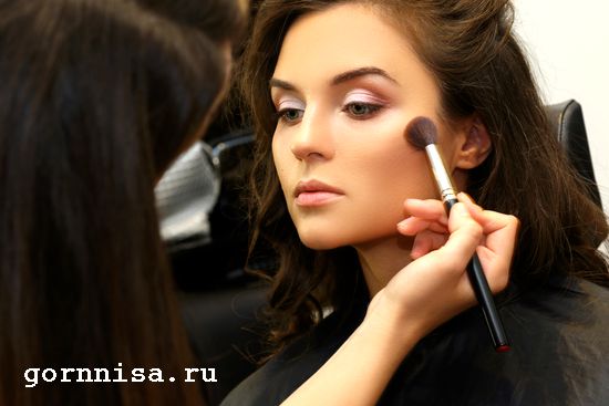 Тенденции макияжа 2020 года. Коротко https://gornnisa.ru/