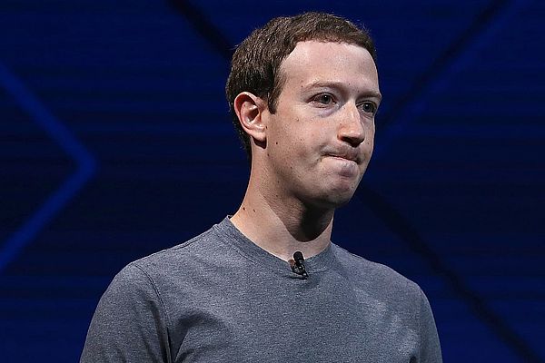 Форбс рассказал о филантропах Америки, которые вложили свои средства, чтобы остановить COVID-19 Основатель Facebook Марк Цукерберг выделил не меньше $100 млн.на борьбу с вирусом