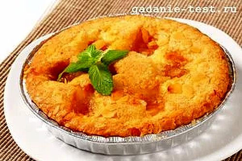 Постный бисквитный пирог с яблоками