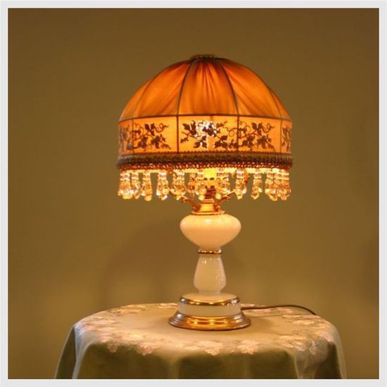 #1 Старинная настольная лампа с абажуром